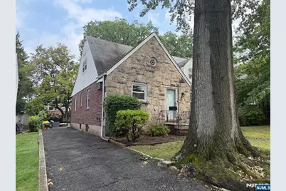 649 Oakdene Avenue 1 #1, Ridgefield, NJ 07657 - Photo 2