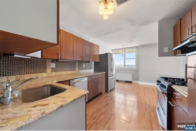 6040 Boulevard East 34J #34J, West New York, NJ 07093 - Photo 10
