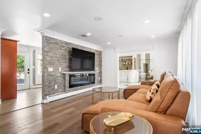 535 Willow Avenue, Lyndhurst Township, NJ 07071 - Photo 18
