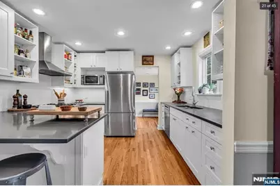 709 Albert Place, Ridgewood, NJ 07450 - Photo 12