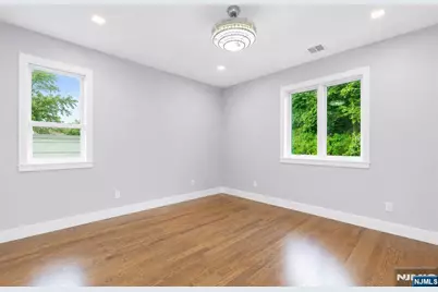 506 Undercliff Avenue, Edgewater, NJ 07020 - Photo 20