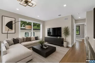 506 Undercliff Avenue, Edgewater, NJ 07020 - Photo 24