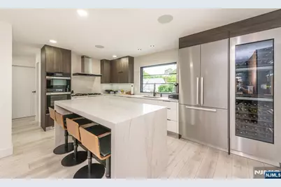 920 Phelps Road, Teaneck Township, NJ 07666 - Photo 4