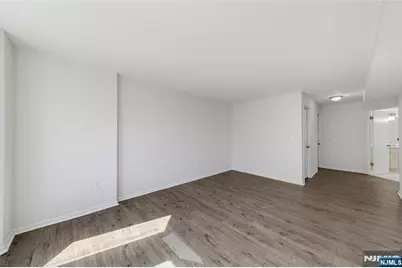 403 Livingston Court N403 #N403, Edgewater, NJ 07020 - Photo 24