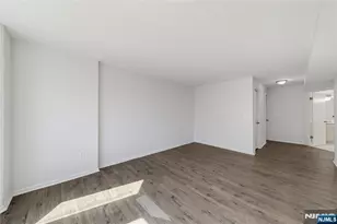403 Livingston Ct N403, Edgewater, NJ 07020 - Photo 24