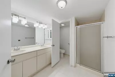 403 Livingston Court N403 #N403, Edgewater, NJ 07020 - Photo 28