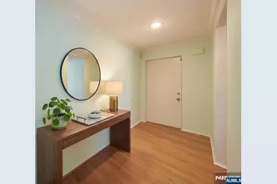 107 Indian Hollow Court 107 #107, Mahwah, NJ 07430 - Photo 4