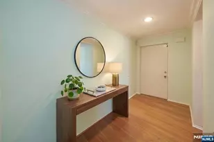 107 Indian Hollow Ct 107, Mahwah, NJ 07430 - Photo 4