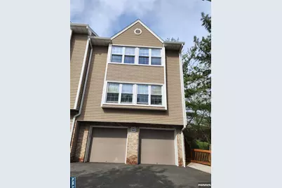 567 Windsor Drive 712 #712, Palisades Park, NJ 07650 - Photo 1