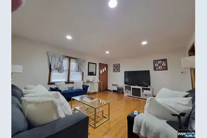 312 Passaic Avenue, Hasbrouck Heights, NJ 07604 - Photo 4