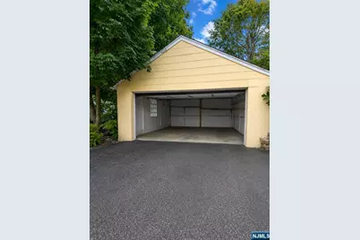 312 Passaic Avenue, Hasbrouck Heights, NJ 07604 - Photo 30