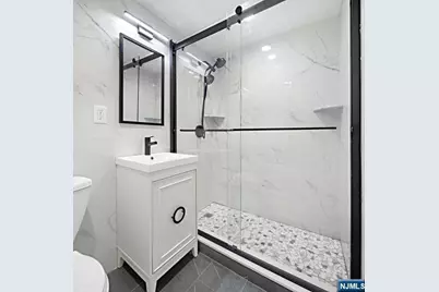 515 Anderson Avenue 2H #2H, Cliffside Park, NJ 07010 - Photo 6