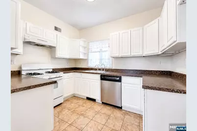 60 Morrissee Avenue 1 #1, Wallington, NJ 07057 - Photo 4