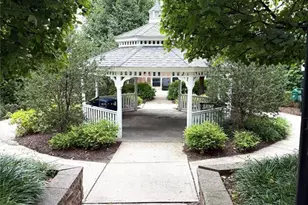1014 Cunningham Ct, Belleville, NJ 07109 - Photo 2