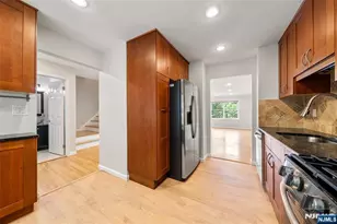 477 Undercliff Ave, Edgewater, NJ 07020 - Photo 10