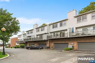 477 Undercliff Ave, Edgewater, NJ 07020 - Photo 2