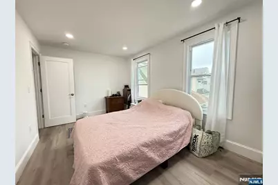 21 Livingston Avenue 2nd Fl #2nd fl, Lyndhurst Township, NJ 07071 - Photo 16