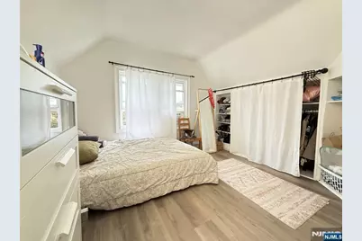21 Livingston Avenue 2nd Fl #2nd fl, Lyndhurst Township, NJ 07071 - Photo 18