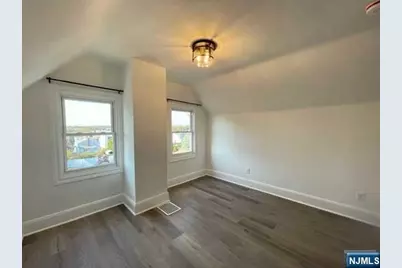 21 Livingston Avenue 2nd Fl #2nd fl, Lyndhurst Township, NJ 07071 - Photo 20