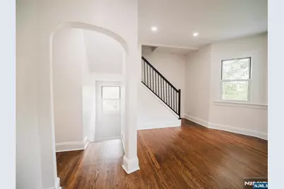 180 Larch Avenue, Teaneck Township, NJ 07666 - Photo 8
