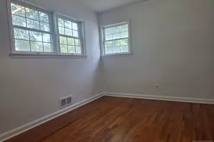 132 Heatherhill Rd, Cresskill, NJ 07626 - Photo 2