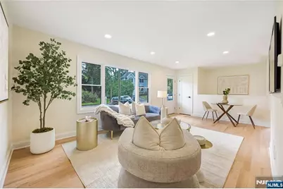 61 Mackay Avenue, Waldwick, NJ 07463 - Photo 2
