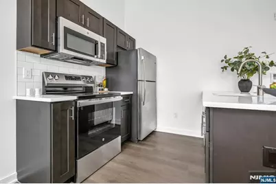 315 Railroad Avenue 114 #114, East Rutherford, NJ 07073 - Photo 8