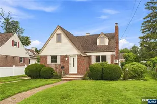 5 Margaret Ct, Fair Lawn, NJ 07410 - Photo 2