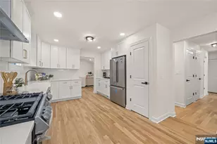 100 Pier Ln, Fairfield, NJ 07004 - Photo 10