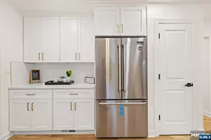 100 Pier Ln, Fairfield, NJ 07004 - Photo 12