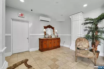 7716 Kennedy Boulevard 3E #3E, North Bergen, NJ 07047 - Photo 4