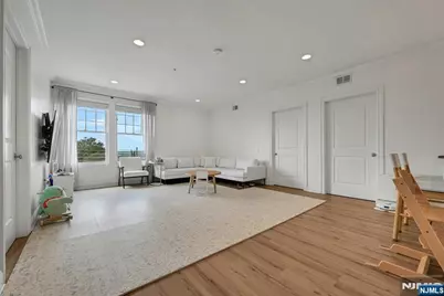 7716 Kennedy Boulevard 3E #3E, North Bergen, NJ 07047 - Photo 8