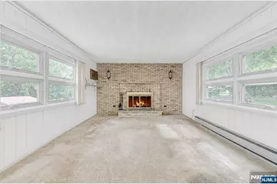 105 Arnot Place, Paramus, NJ 07652 - Photo 4