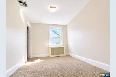 949 Garrison Avenue, Teaneck Township, NJ 07666 - Photo 10