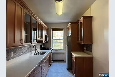 985 Teaneck Road 3K #3K, Teaneck Township, NJ 07666 - Photo 4