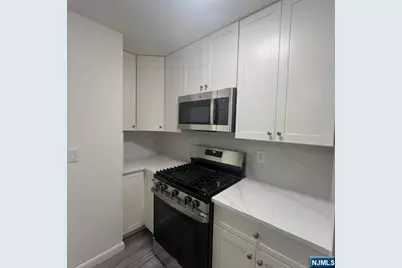 16 Elm Street 3 #3, Bergenfield, NJ 07621 - Photo 8