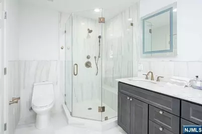 223 Hillcrest Drive, Paramus, NJ 07652 - Photo 14