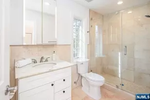 223 Hillcrest Dr, Paramus, NJ 07652 - Photo 16