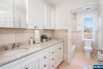 223 Hillcrest Drive, Paramus, NJ 07652 - Photo 12