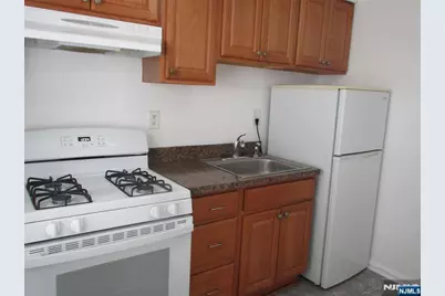 118 Hastings Avenue A #A, Rutherford, NJ 07070 - Photo 8