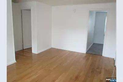 118 Hastings Avenue A #A, Rutherford, NJ 07070 - Photo 6