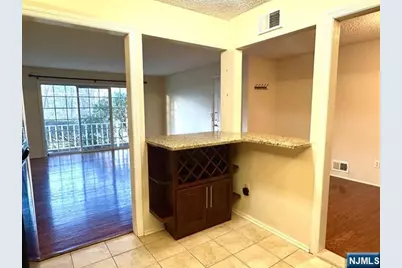 303 Linden Street 303 #303, Mahwah, NJ 07430 - Photo 8
