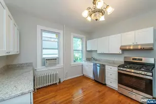 157 Walnut Street 2, Montclair, NJ 07042 - Photo 2
