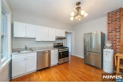 157 Walnut Street 2 #2, Montclair, NJ 07042 - Photo 4