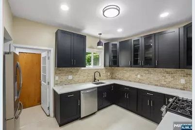 31 Claremont Avenue, Jersey City, NJ 07305 - Photo 10