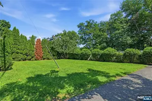 251 W Midland Ave, Paramus, NJ 07652 - Photo 8