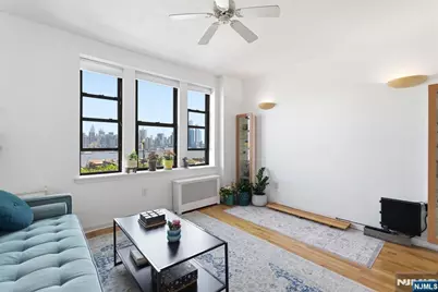 883 E Boulevard 1F #1F, Weehawken, NJ 07086 - Photo 4