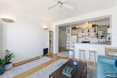 883 E Boulevard 1F #1F, Weehawken, NJ 07086 - Photo 6
