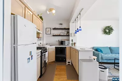 883 E Boulevard 1F #1F, Weehawken, NJ 07086 - Photo 8