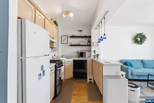 883 E Blvd 1F, Weehawken, NJ 07086 - Photo 8